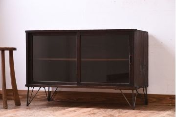 レトロ家具　昭和レトロ　鉄脚付き!アンティークローボード(2)