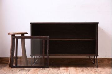 レトロ家具　昭和レトロ　鉄脚付き!アンティークローボード(2)
