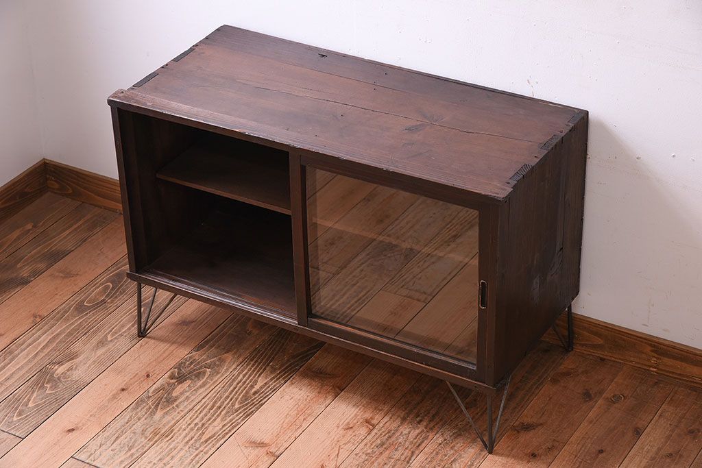 レトロ家具　昭和レトロ　鉄脚付き!アンティークローボード(2)