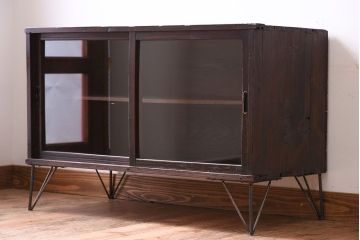 レトロ家具　昭和レトロ　鉄脚付き!アンティークローボード(2)
