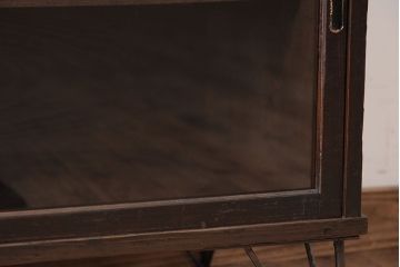 レトロ家具　昭和レトロ　鉄脚付き!アンティークローボード(2)