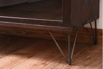 レトロ家具　昭和レトロ　鉄脚付き!アンティークローボード(2)