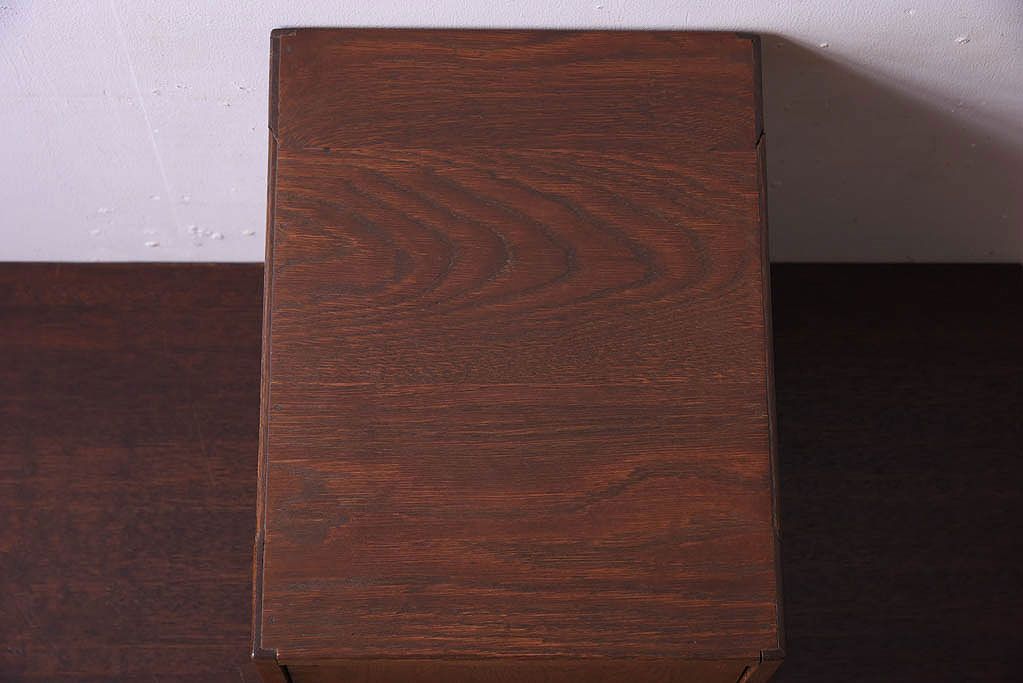 レトロ家具　扉付き!古いナラ材製の昭和レトロなアンティーク小引き出し(2)