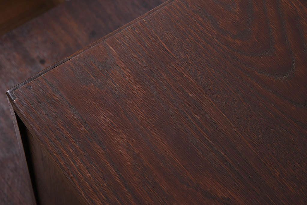 レトロ家具　扉付き!古いナラ材製の昭和レトロなアンティーク小引き出し(2)