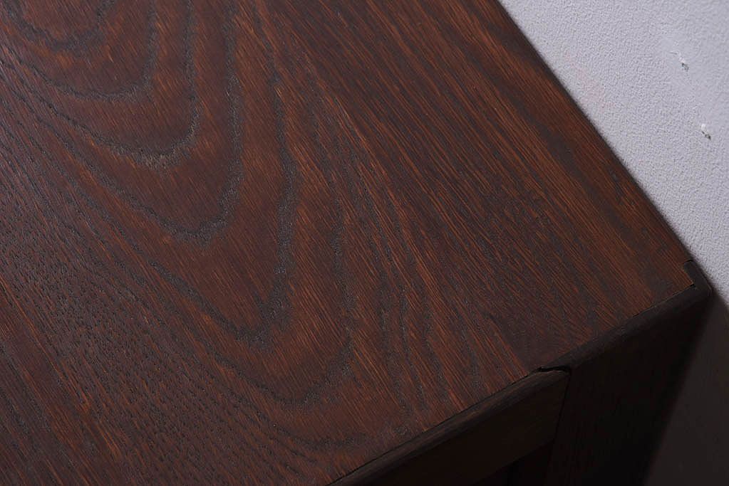 レトロ家具　扉付き!古いナラ材製の昭和レトロなアンティーク小引き出し(2)