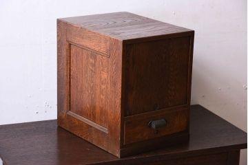 レトロ家具　扉付き!古いナラ材製の昭和レトロなアンティーク小引き出し(2)