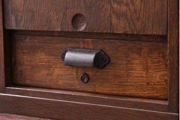 レトロ家具　扉付き!古いナラ材製の昭和レトロなアンティーク小引き出し(2)