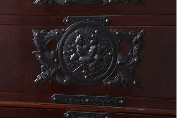 中古　岩谷堂箪笥　手打ち金具　木地呂塗り　上質な重ね衣装箪笥(定価約210万円)