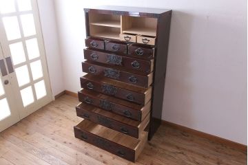 中古　岩谷堂箪笥　手打ち金具　木地呂塗り　上質な重ね衣装箪笥(定価約210万円)