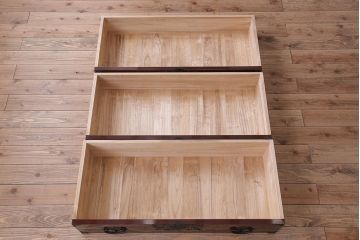 中古　岩谷堂箪笥　手打ち金具　木地呂塗り　上質な重ね衣装箪笥(定価約210万円)