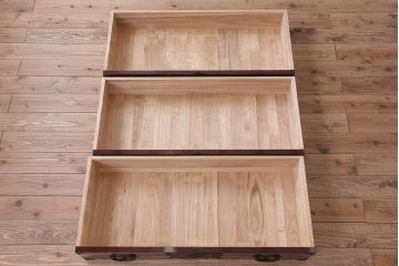 中古　岩谷堂箪笥　手打ち金具　木地呂塗り　上質な重ね衣装箪笥(定価約210万円)