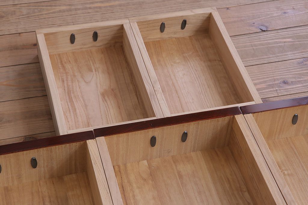 中古　岩谷堂箪笥　手打ち金具　木地呂塗り　上質な重ね衣装箪笥(定価約210万円)