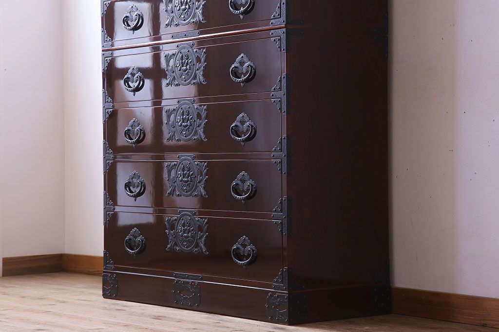 中古　岩谷堂箪笥　手打ち金具　木地呂塗り　上質な重ね衣装箪笥(定価約210万円)