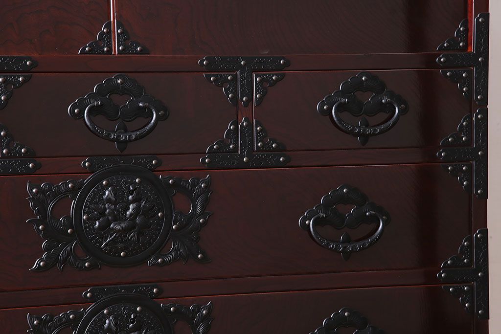 中古　岩谷堂箪笥　手打ち金具　木地呂塗り　上質な重ね衣装箪笥(定価約210万円)