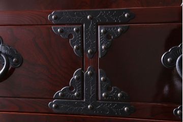 中古　岩谷堂箪笥　手打ち金具　木地呂塗り　上質な重ね衣装箪笥(定価約210万円)