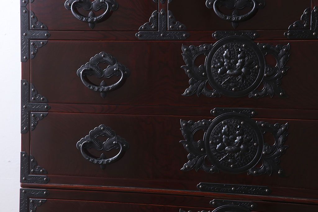 中古　岩谷堂箪笥　手打ち金具　木地呂塗り　上質な重ね衣装箪笥(定価約210万円)