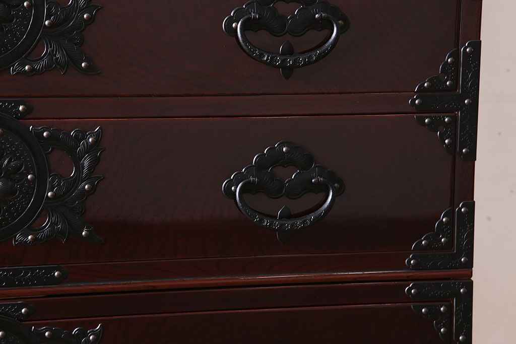 中古　岩谷堂箪笥　手打ち金具　木地呂塗り　上質な重ね衣装箪笥(定価約210万円)