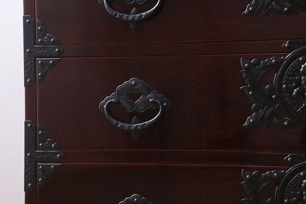 中古　岩谷堂箪笥　手打ち金具　木地呂塗り　上質な重ね衣装箪笥(定価約210万円)