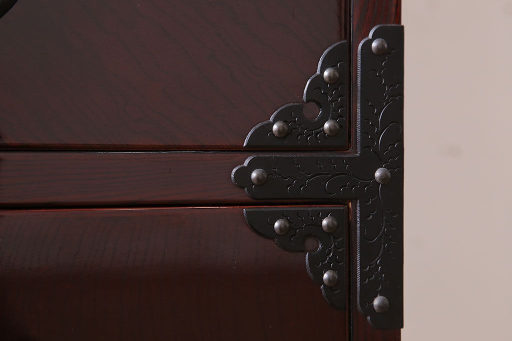 中古　岩谷堂箪笥　手打ち金具　木地呂塗り　上質な重ね衣装箪笥(定価約210万円)