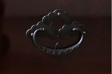 中古　岩谷堂箪笥　手打ち金具　木地呂塗り　上質な重ね衣装箪笥(定価約210万円)