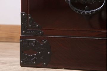 中古　岩谷堂箪笥　手打ち金具　木地呂塗り　上質な重ね衣装箪笥(定価約210万円)