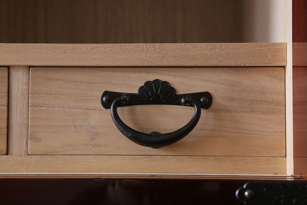 中古　岩谷堂箪笥　手打ち金具　木地呂塗り　上質な重ね衣装箪笥(定価約210万円)