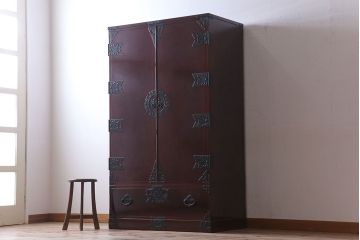 中古　岩谷堂箪笥　手打ち金具　木地呂塗り　上質な洋服箪笥(観音箪笥)(定価128万円)