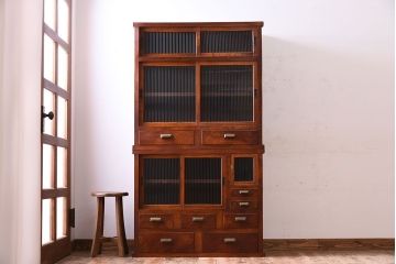 アンティーク家具　和製アンティーク　前面欅材!モールガラス引き戸の重ね食器棚(収納棚)