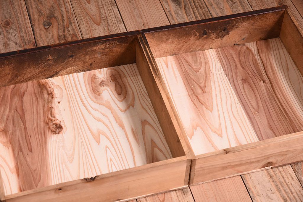 アンティーク家具　和製アンティーク　前面欅材!モールガラス引き戸の重ね食器棚(収納棚)