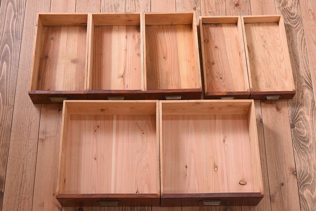 アンティーク家具　和製アンティーク　前面欅材!モールガラス引き戸の重ね食器棚(収納棚)