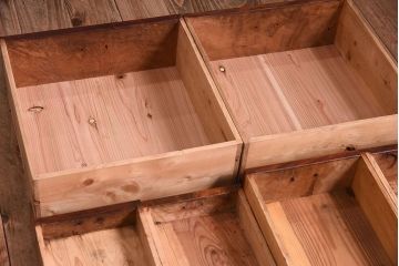 アンティーク家具　和製アンティーク　前面欅材!モールガラス引き戸の重ね食器棚(収納棚)