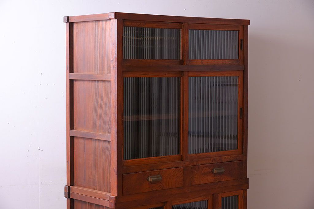 アンティーク家具　和製アンティーク　前面欅材!モールガラス引き戸の重ね食器棚(収納棚)