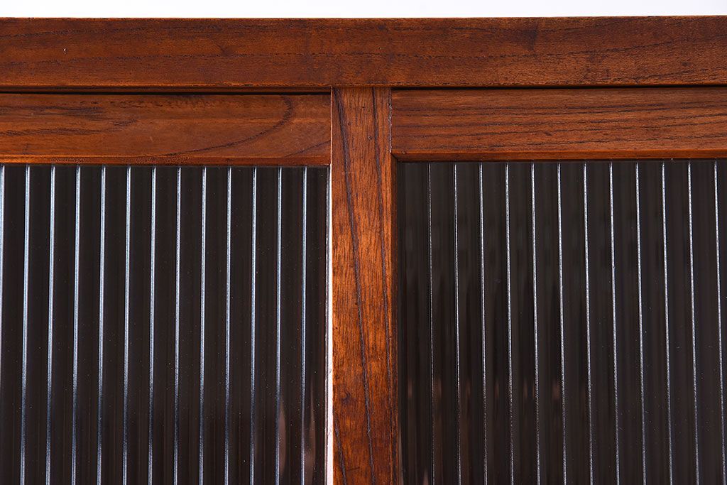 アンティーク家具　和製アンティーク　前面欅材!モールガラス引き戸の重ね食器棚(収納棚)