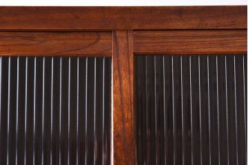 アンティーク家具　和製アンティーク　前面欅材!モールガラス引き戸の重ね食器棚(収納棚)