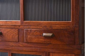 アンティーク家具　和製アンティーク　前面欅材!モールガラス引き戸の重ね食器棚(収納棚)