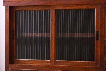 アンティーク家具　和製アンティーク　前面欅材!モールガラス引き戸の重ね食器棚(収納棚)