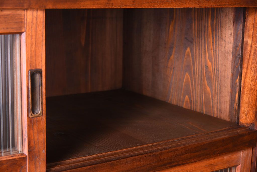 アンティーク家具　和製アンティーク　前面欅材!モールガラス引き戸の重ね食器棚(収納棚)