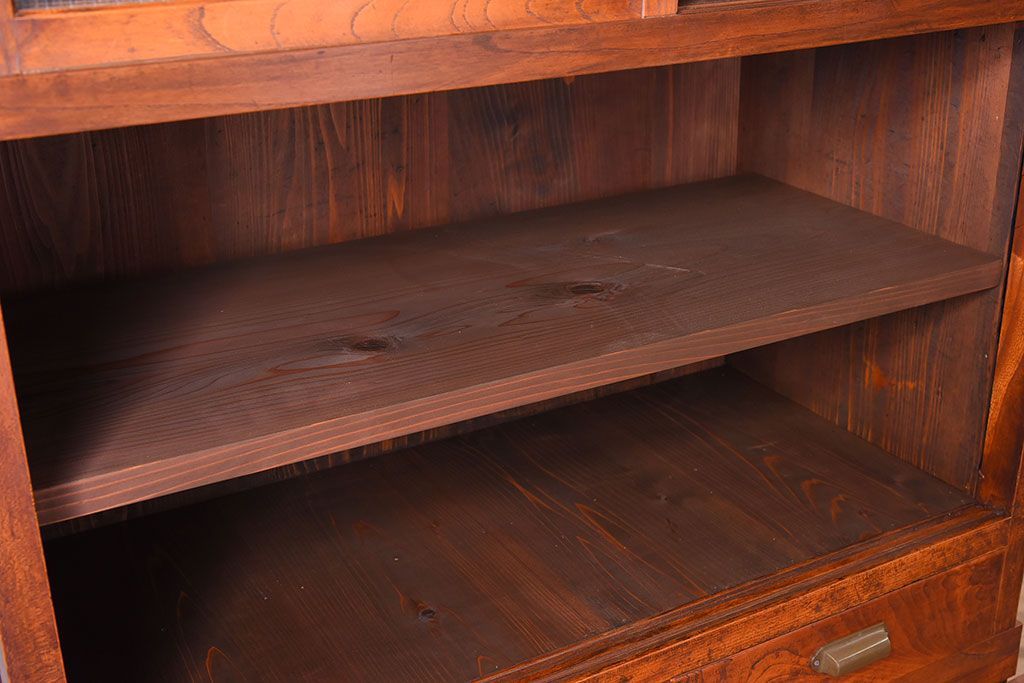 アンティーク家具　和製アンティーク　前面欅材!モールガラス引き戸の重ね食器棚(収納棚)