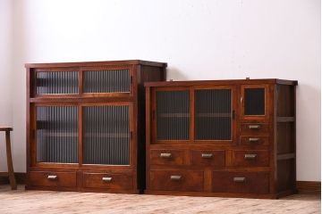 アンティーク家具　和製アンティーク　前面欅材!モールガラス引き戸の重ね食器棚(収納棚)