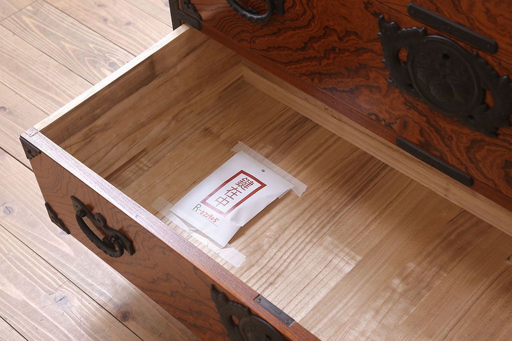 中古　伝統民芸家具　岩谷堂　重ね箪笥(衣装箪笥)