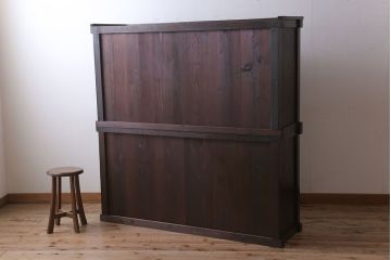 アンティーク家具 古民具・骨董 岐阜産 ガラス仕上げ引き戸!二段重ねアンティーク五尺水屋箪笥(収納棚)