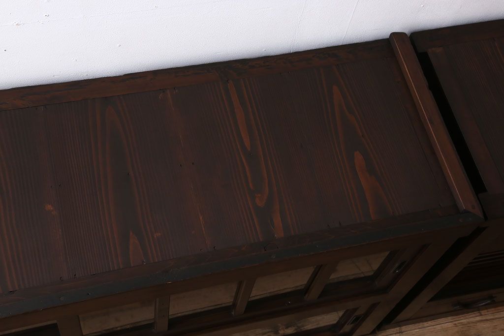 アンティーク家具 古民具・骨董 岐阜産 ガラス仕上げ引き戸!二段重ねアンティーク五尺水屋箪笥(収納棚)