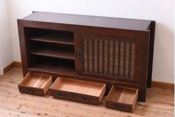 アンティーク家具　古民具・骨董　極太框の収納箪笥サイドボード(水屋箪笥・ローボード)(2)