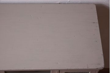 アンティーク家具　アンティークペイント　ダイヤガラス入り!小振りな収納棚(下駄箱)