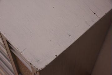 アンティーク家具　アンティークペイント　ダイヤガラス入り!小振りな収納棚(下駄箱)