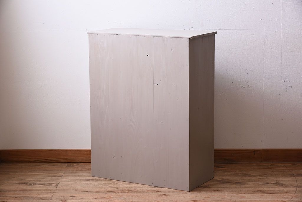 アンティーク家具　アンティークペイント　ダイヤガラス入り!小振りな収納棚(下駄箱)