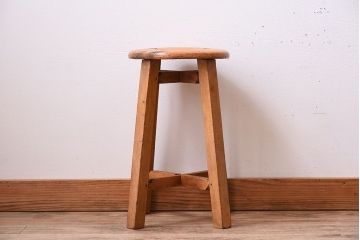 アンティーク家具　ナチュラルスタイル　古い木味のアンティークスツール(1)