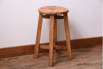アンティーク家具　ナチュラルスタイル　古い木味のアンティークスツール(1)