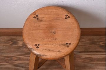 アンティーク家具　ナチュラルスタイル　古い木味のアンティークスツール(1)