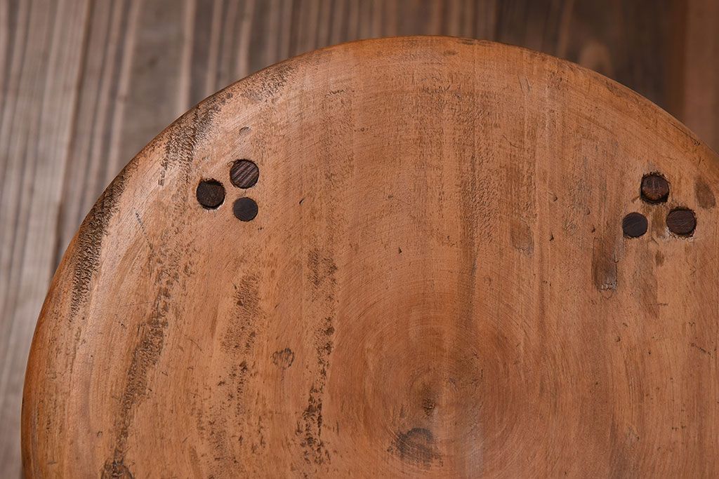 アンティーク家具　ナチュラルスタイル　古い木味のアンティークスツール(1)